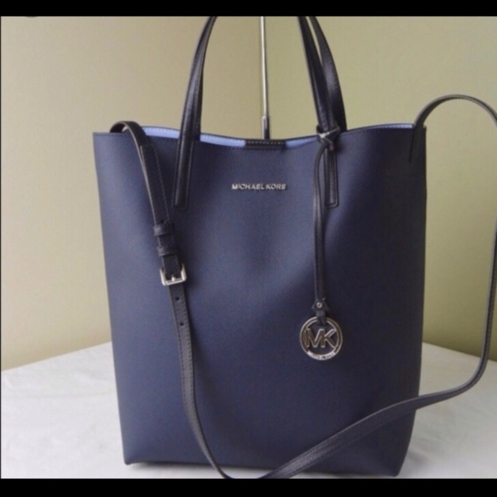 ✅✅ MICHAEL KORS TOTE 😍